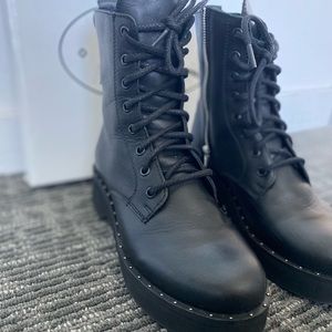 Steve Madden Black Leather Boots 7.5